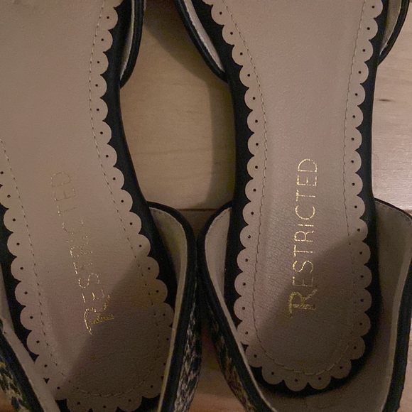 Restricted Glory Flat size 8 NWOB - Picture 10 of 11